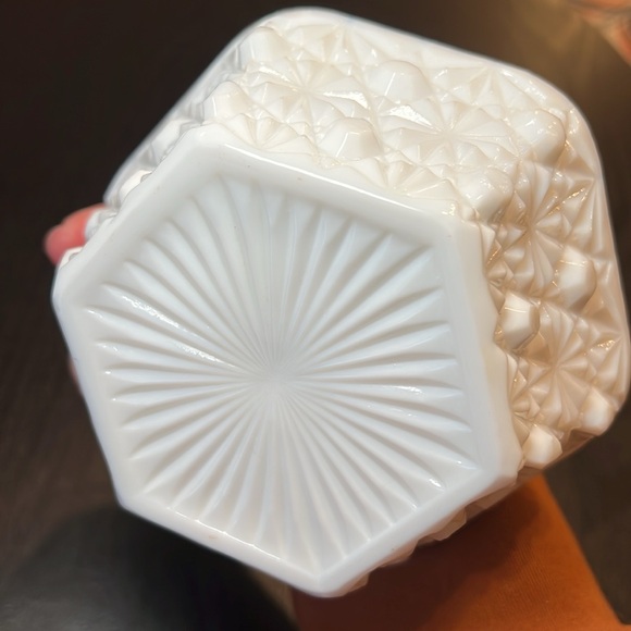 VTG LE Smith milk glass daisy and button sawtooth hexagonal bowl catchall dish - Picture 6 of 8